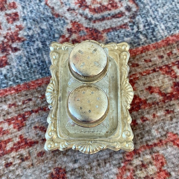 Vintage silver plated mini salt and pepper shakers - Picture 2 of 7